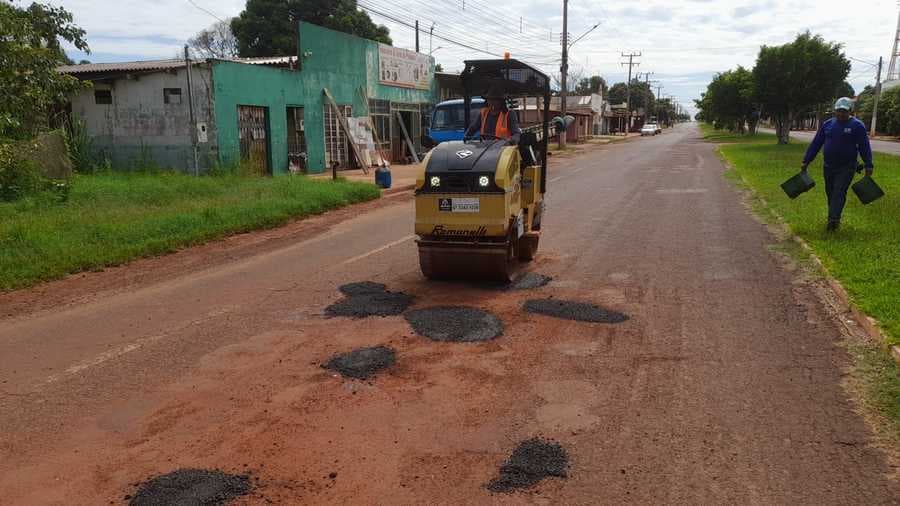 Seinfra realiza manutenção em estrada e leva melhorias ao Quebra Coco
