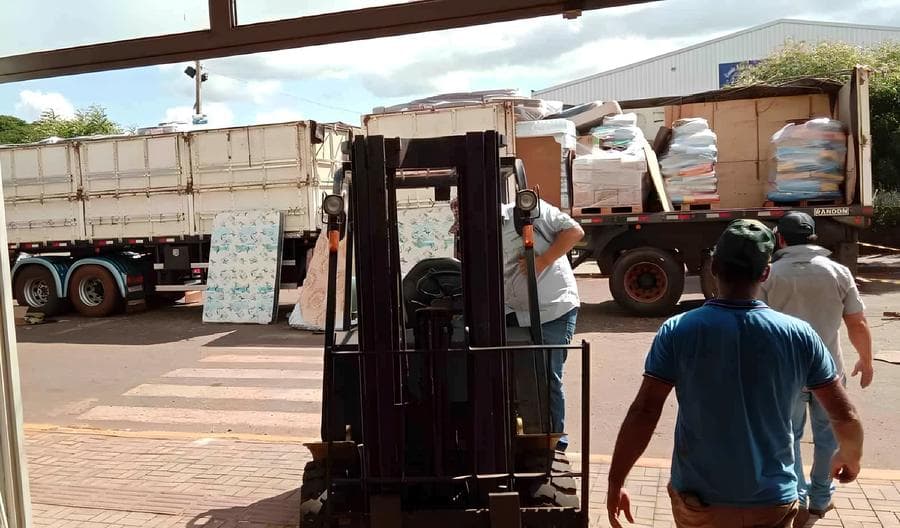 Caminhão com cozinha adaptada será enviado para RS junto com doações de Sidrolândia