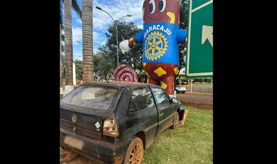 Motorista é socorrido pelo Corpo de Bombeiros após colidir contra “Linguicito” em Maracaju