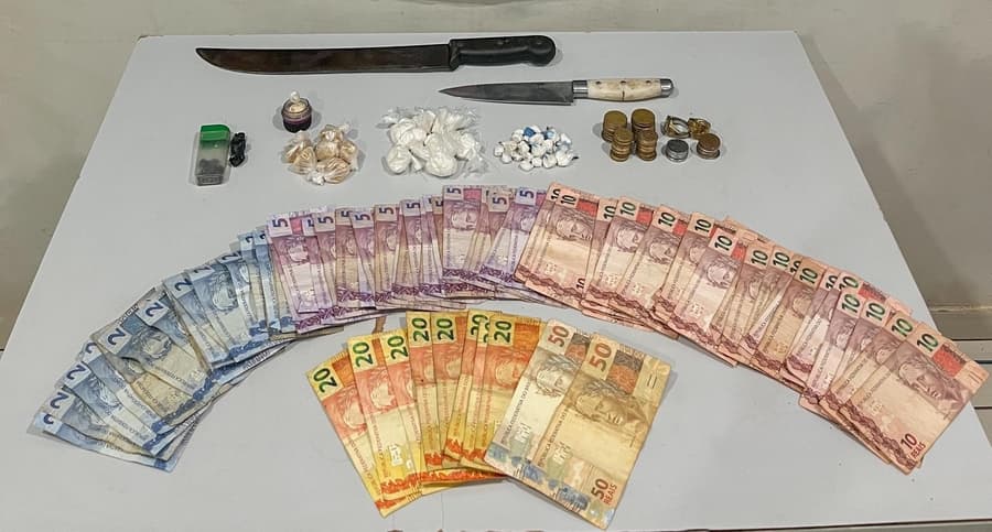 Força Tática prende cinco pessoas e fecha “boca de fumo” na Vila Juquita