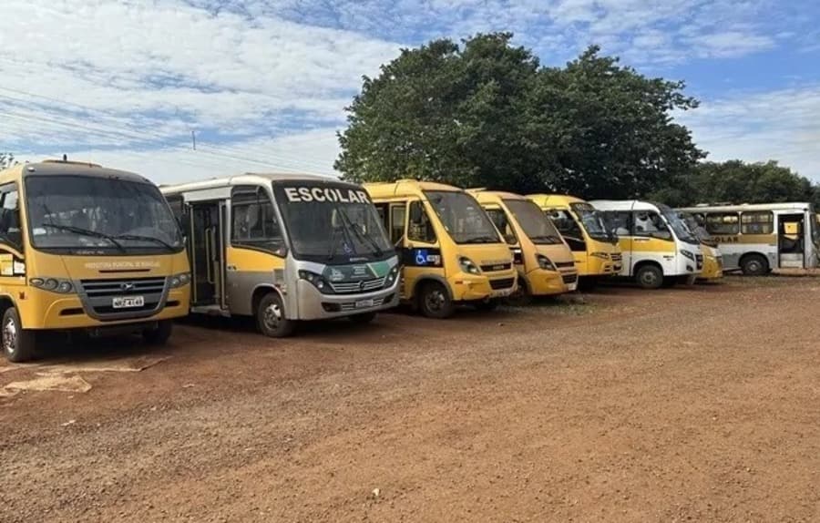 Robert cobra melhorias nas rotas e manutenção dos ônibus escolares do Assentamento Santa Guilhermina