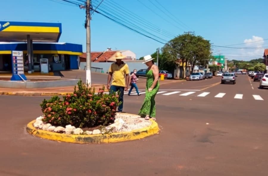 Prefeitura de Maracaju realiza revitalização de rotatórias e canteiros públicos