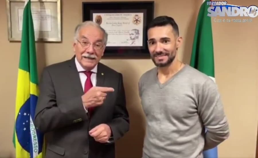 Vereador Sandro viabiliza R$ 500 mil para saúde junto ao deputado Luiz Ovando