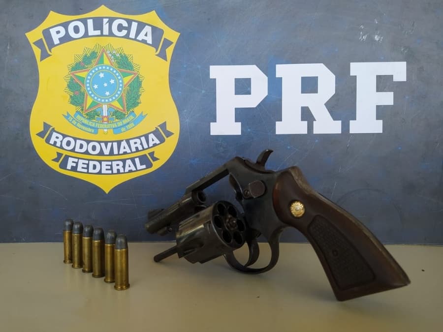 Homem de 34 anos é preso em flagrante por porte ilegal de arma de fogo