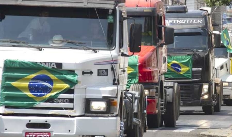7 de setembro tem carreata e movimento na praça central em prol a Bolsonaro
