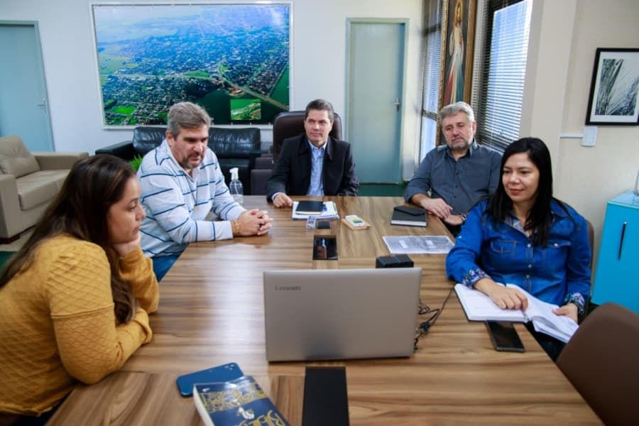 Em reunião, Prefeitura projeta implantação de turismo agrotecnológico no município