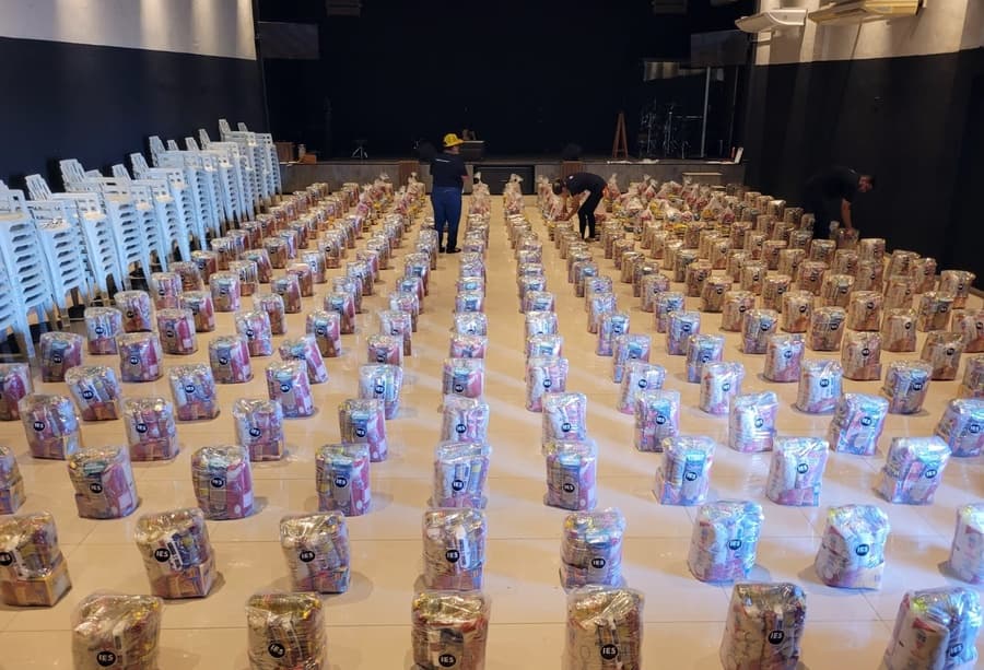 Solidariedade: Igreja IES distribui mais de 300 cestas básicas e brinquedos para comunidade