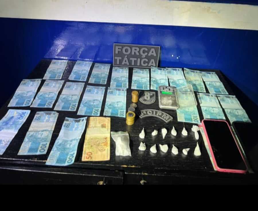 Traficante de 18 anos é flagrado vendendo drogas em Sidrolândia e acaba preso