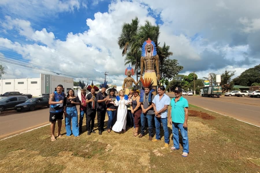 Prefeitura entrega 1⁰ dos 4 monumentos de preservação da memória histórica de Sidrolândia