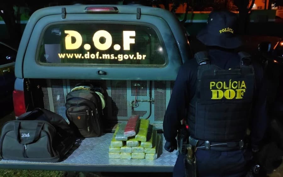 DOF prende jovem de 23 anos transportado bagagem com 14 kg de skunk em ônibus