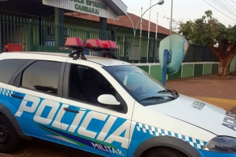Polícia Militar é acionada após alunos serem encontrados com facas dentro de escola