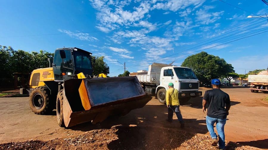 Infraestrutura está realizando mutirão de limpeza na região central