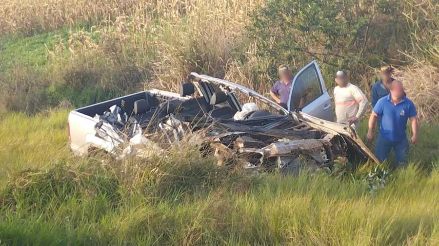 Caminhão colide contra caminhonete na MS-157 em Maracaju