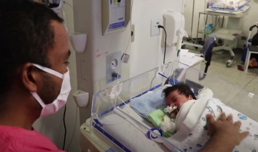 Após doações da própria comunidade, bebê em UTI será operado esta semana