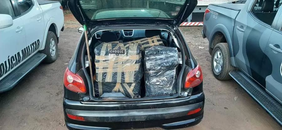 Após carregar carro em Sidrolândia, homens são presos em Campo Grande com 256,6 kg de maconha