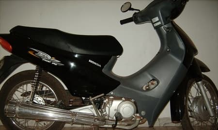 Motocicleta Honda Biz é furtada do interior de residência no Bairro São Bento