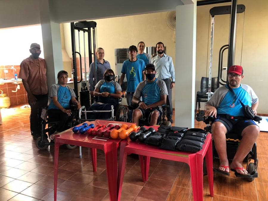Cooperativa Sicredi doa equipamentos para Associação Supera de Pessoas com Deficiência