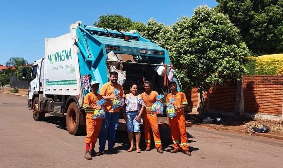 Natal: Coletores recebem cestas de moradores e Morhena informa programação de coleta neste fim de ano