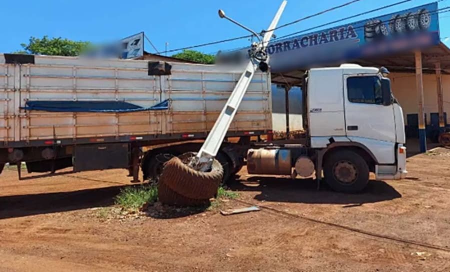 Em um ano, condutores danificaram em acidentes 12 postes de Energia em Maracaju