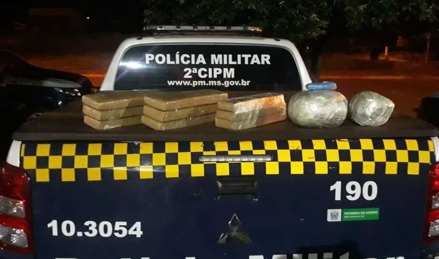 Jovem é presa pela Polícia Militar de Maracaju com drogas em bagagem de ônibus