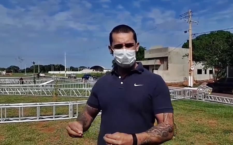 Hospital nega tenda com 12 leitos e vereadores acompanham instalação ao lado da UPA