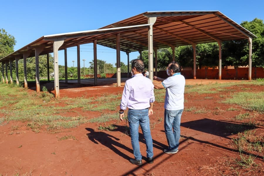 Prefeito visita futuras instalações da Sede da Colônia Paraguaia em Maracaju