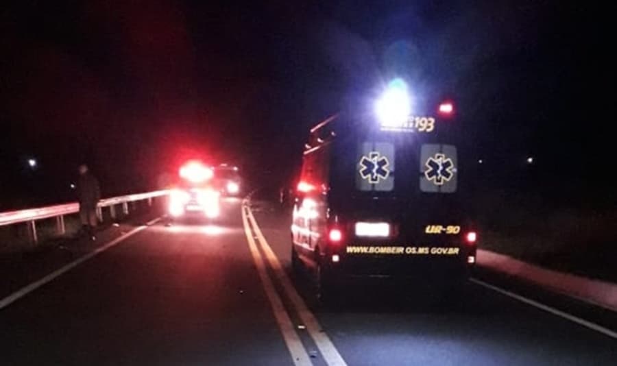 Casal de motocicleta morre ao colidir com caminhonete S10 na MS-164