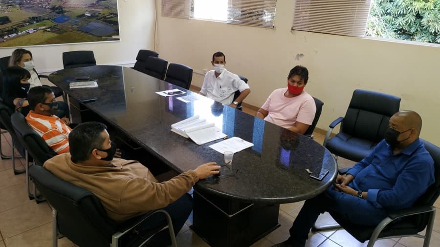 Prefeitura reúne empresas funerárias e inicia projeto para construir novo cemitério