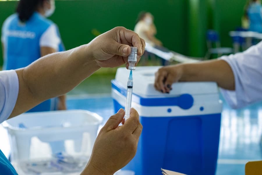 Pessoas que ainda não foram vacinadas com 2ª dose da Coronavac são convocadas em Maracaju