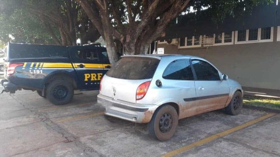 Homem é preso com veículo roubado após ser abordado pela PRF