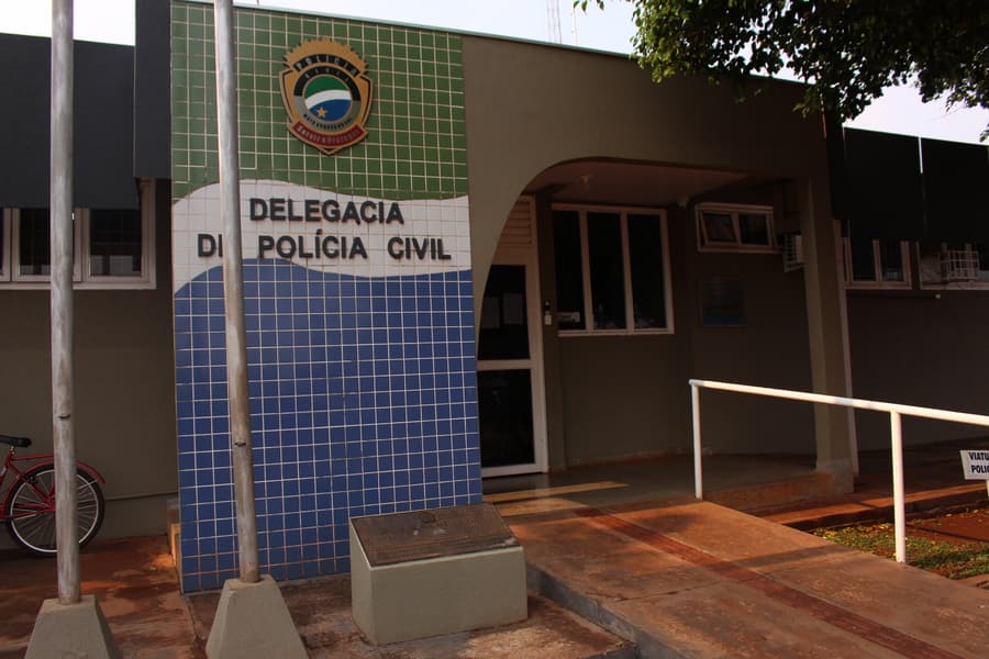 Homem de 39 anos agride a própria mãe e ameaça colocar fogo na casa
