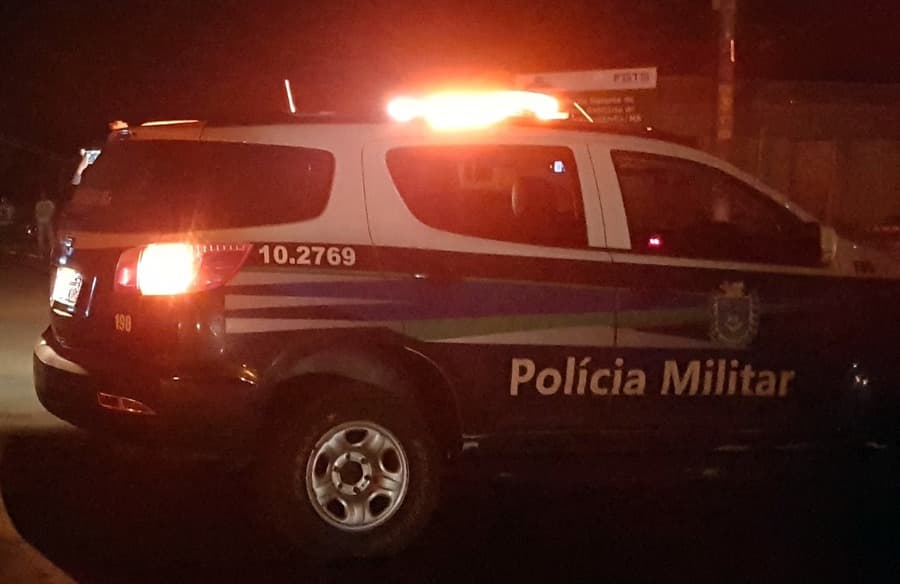 Dupla armada assalta jovem de 21 anos no centro de Sidrolândia