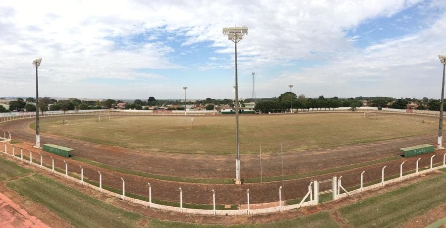 Para preservar os gramados, campos de futebol de Sidrolândia estão interditados