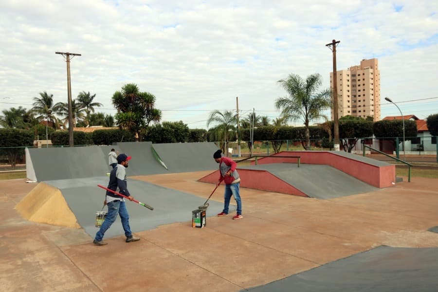 Prefeitura inicia a revitalização da Pista de Skate Kilcnner de Azevedo Diniz