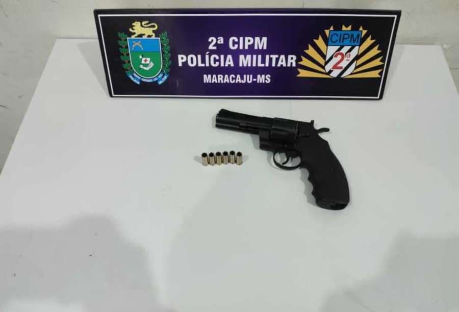 Homem surta, aponta simulacro para moradores na Vila Juquita e acaba preso