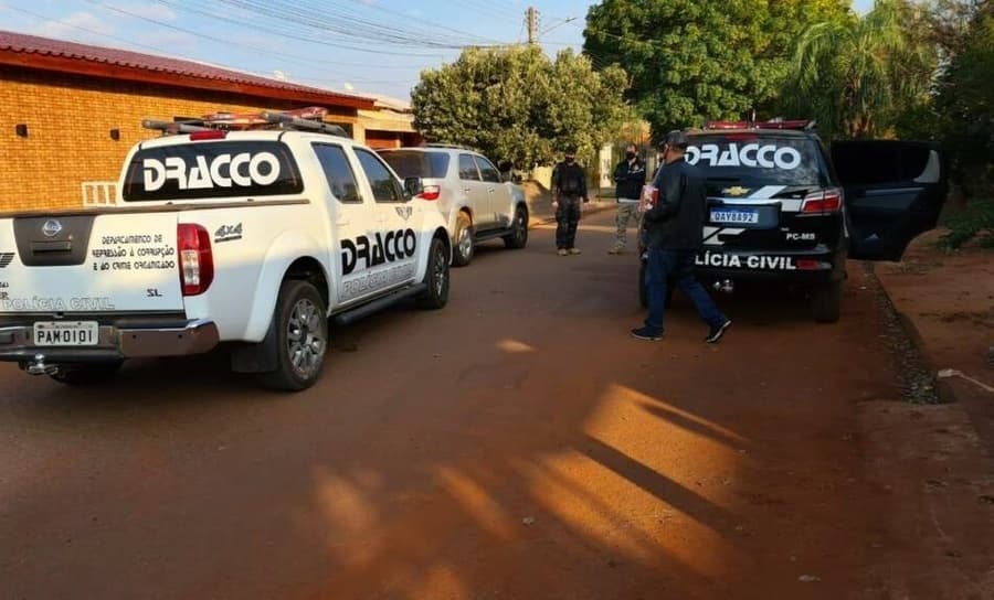 Operação contra corrupção em Maracaju já apreendeu R$ 143 mil, barco, veículos e joias