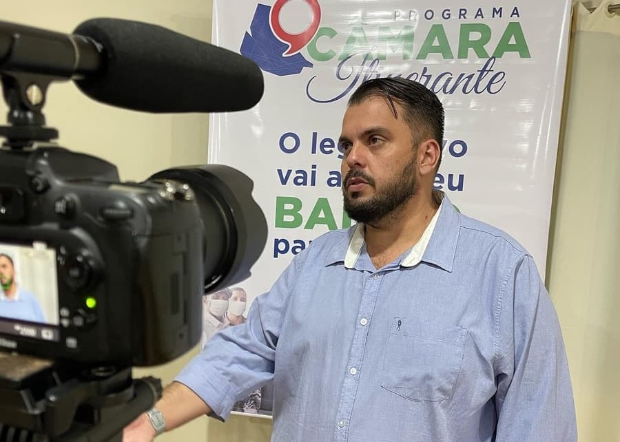 Robert coloca projeto Câmara Itinerante em prática e vereadores foram a distrito