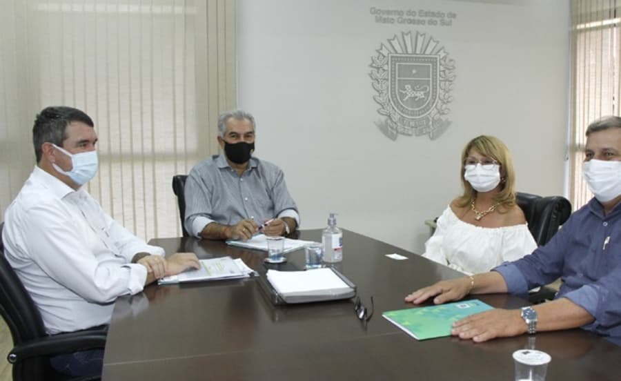 Em visita a Sidrolândia nesta quinta-feira, governador libera R$ 1,4 milhão para obra de acesso ao frigorífico