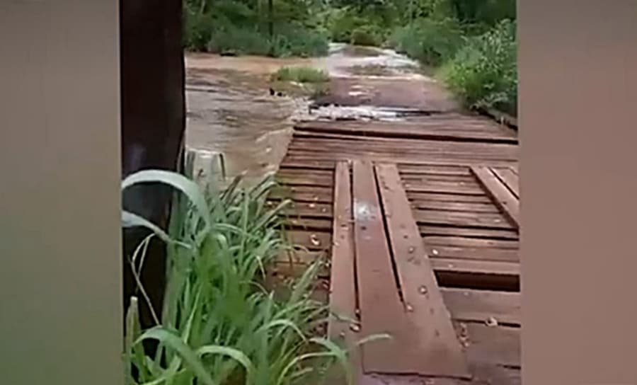 Com excesso de chuva, aldeias ficam ilhadas na região Buriti. Veja