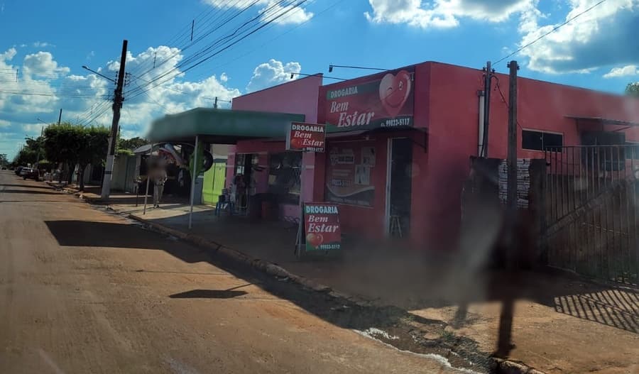 Assaltantes invadem Drogaria na Rua Mato Grosso, rendem funcionário e roubam dinheiro