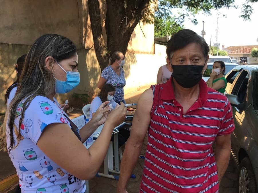 Vacinação contra Covid-19 é realizada no Posto Central nesta segunda-feira