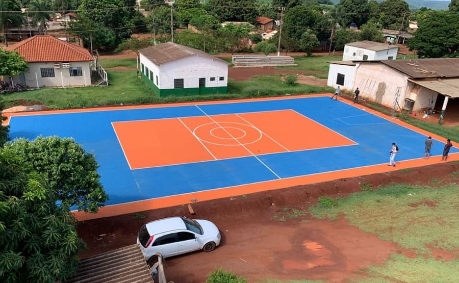 Quadra de esporte na Aldeia Tereré chega na fase de acabamento
