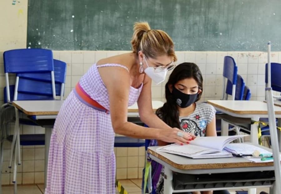Em Sidrolândia, Prefeita vai entregar 9.700 kits para alunos da rede municipal