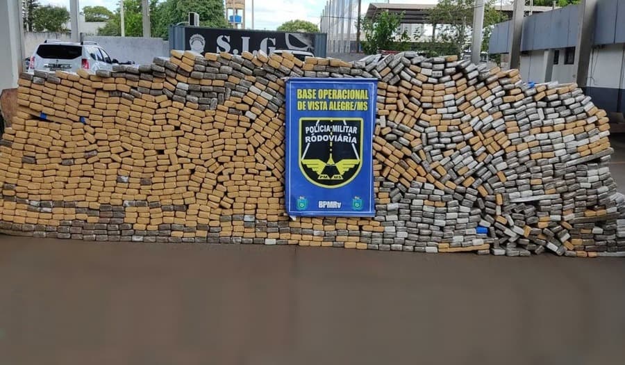 Polícia Militar Rodoviária apreende quase 2 toneladas de maconha em Maracaju