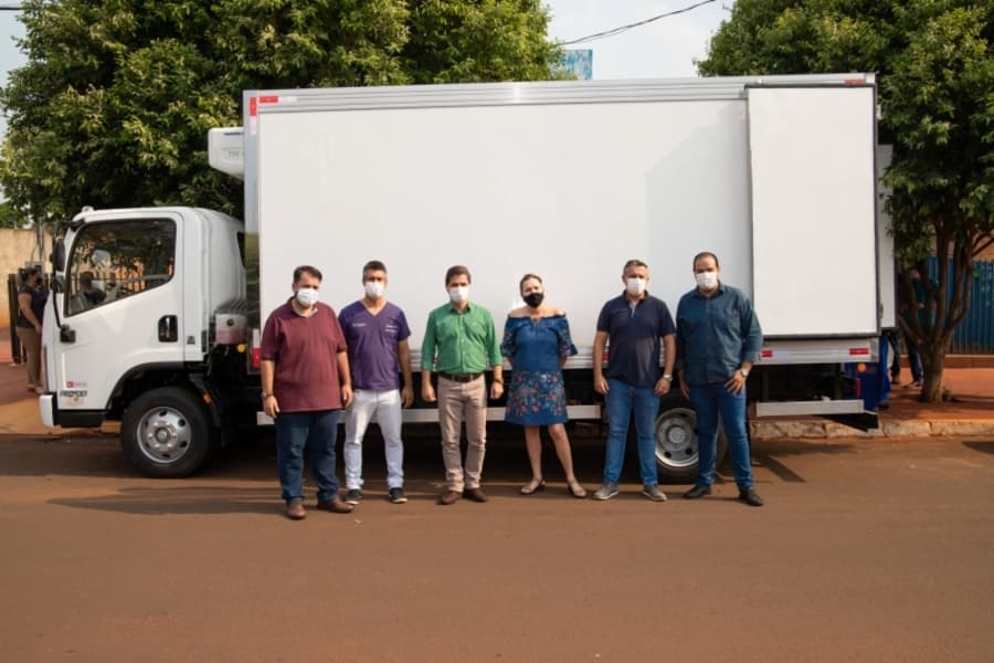 Prefeitura adquire caminhão baú refrigerado para o transporte da merenda escolar