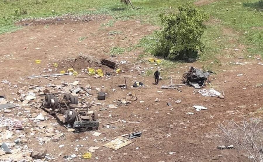 Caminhão do Exército cai na serra, um militar morre e outro fica gravemente ferido