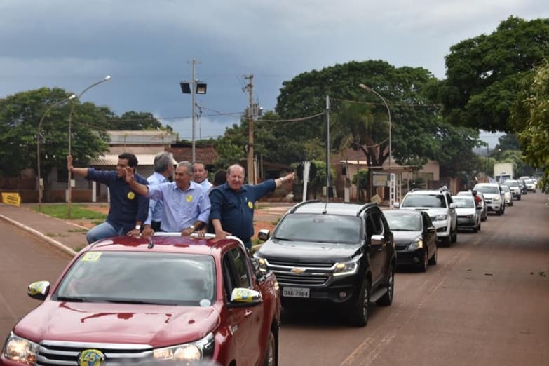 Carreata de Reinaldo Azambuja movimentou Sidrolândia nesta terça-feira