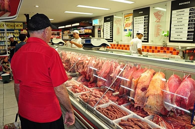 Na Capital, enquanto preço da carne bovina cai, frango fica até 25% mais caro