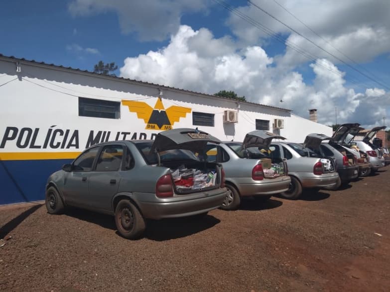 Polícia intercepta comboio de contrabandistas e apreende sete veículos