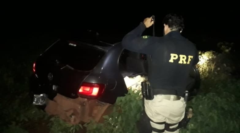 PRF apreende meia tonelada de maconha em veículo com placas de Sidrolândia